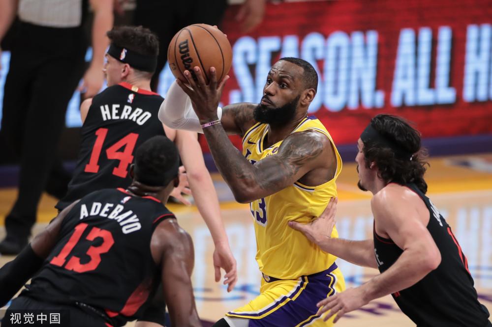 和好了？霍华德入选名人堂后发声：希望奥尼尔成为我的引荐人