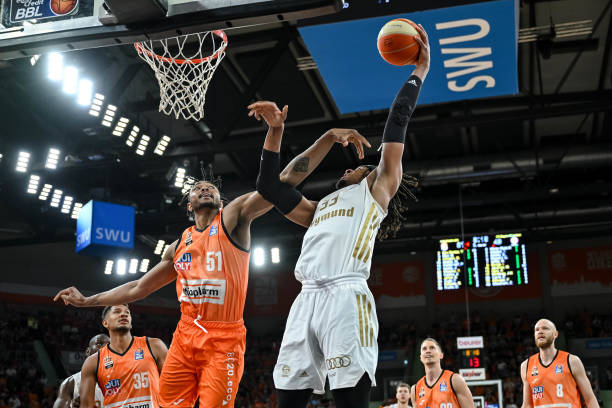 破与后撤步 破与后撤步