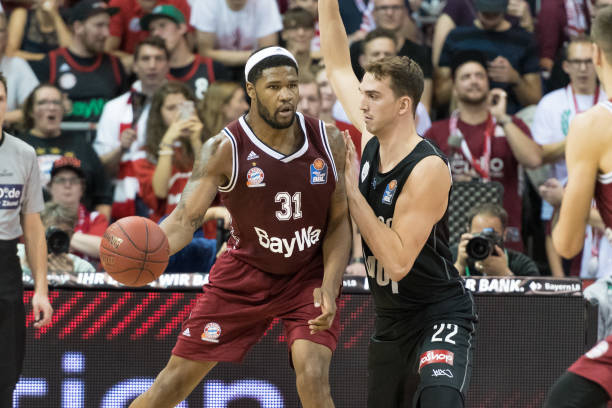 主客场对热刺都有进球，恩佐是切尔西26年来中场第一人.